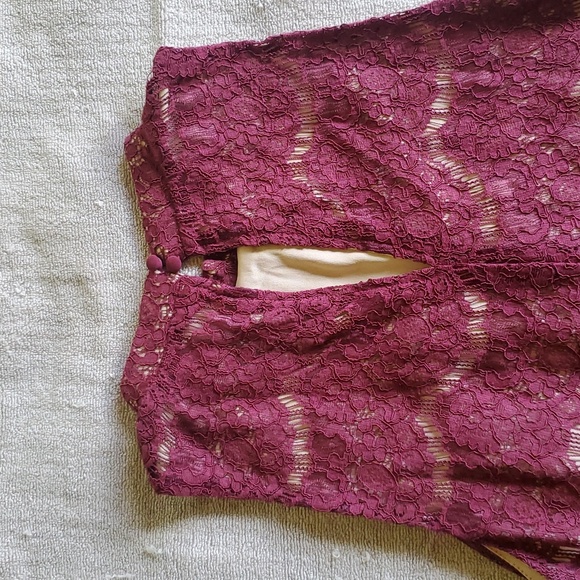 Burgundy Lace Mock Neck Top - Picture 11 of 11